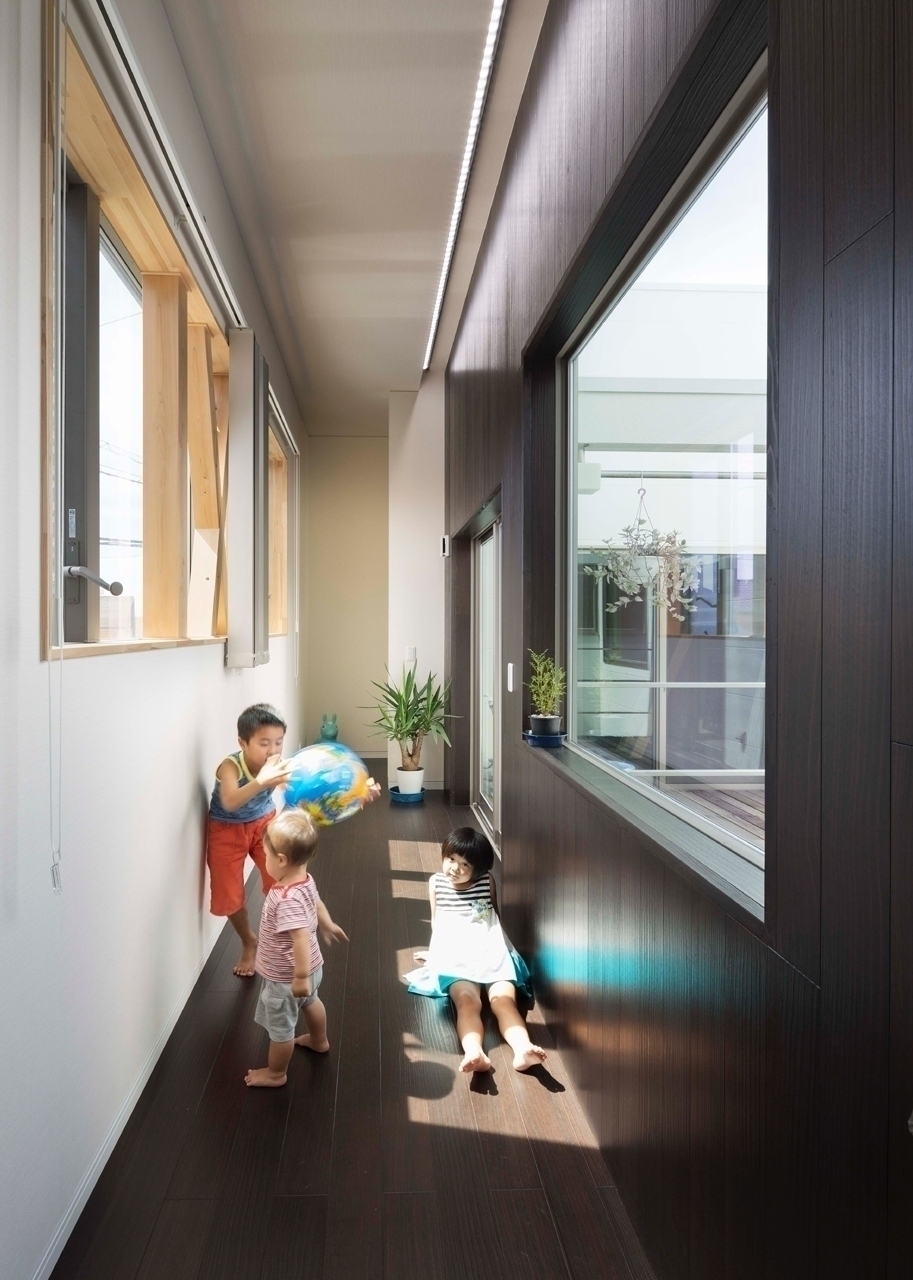 日本爱知简约住宅 | “水围庭院”与“攀岩阁楼”的创意设计-13