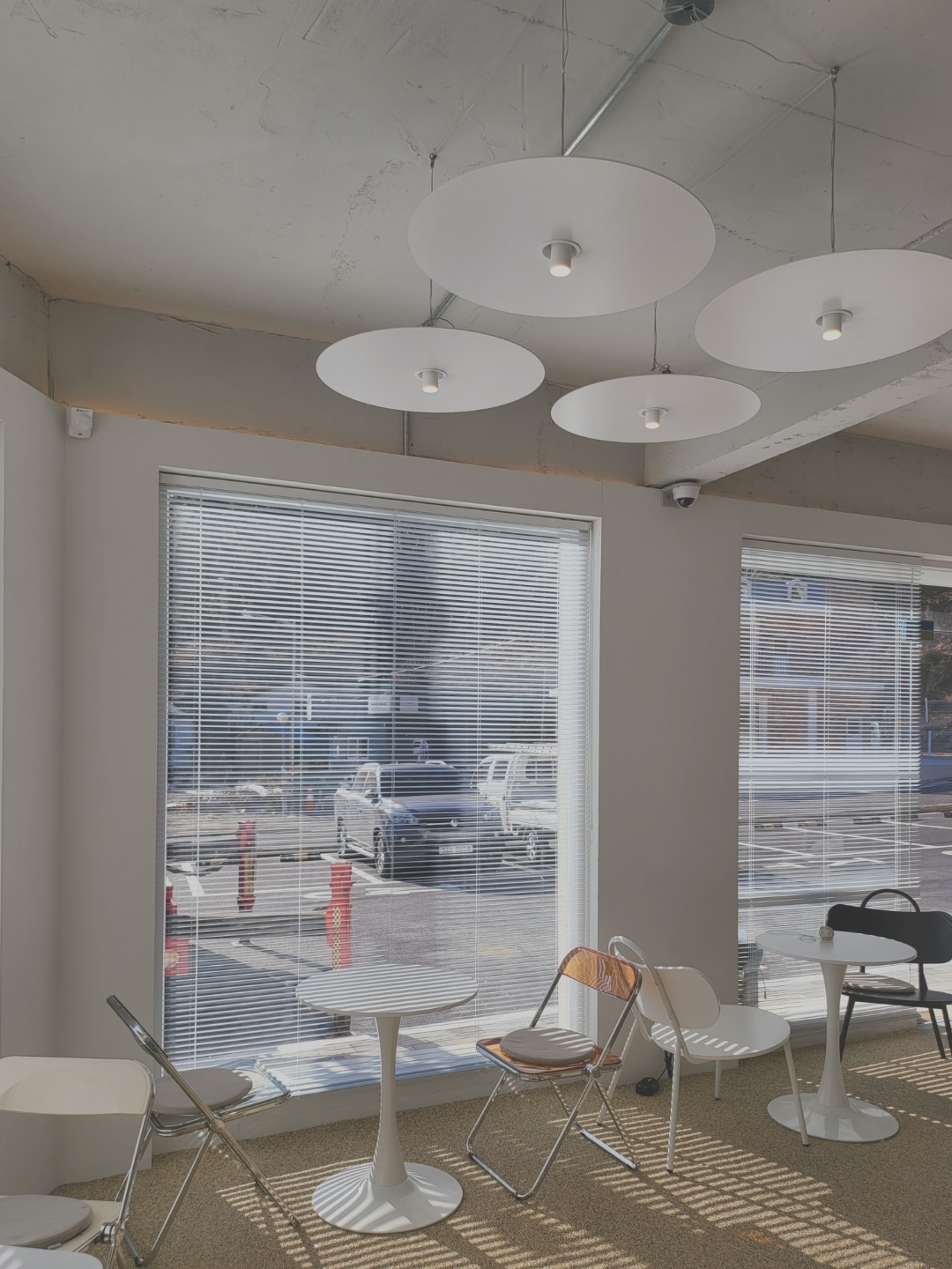 40 坪高级感十足的韩国窗源咖啡厅设计-4