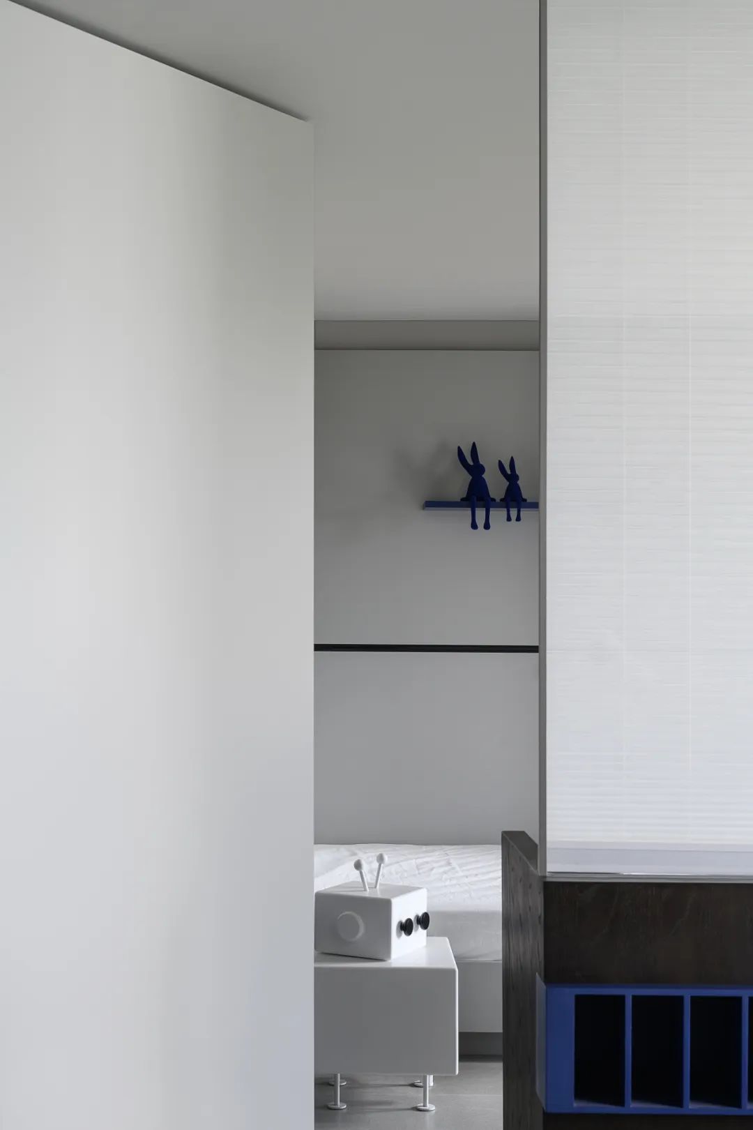 梦幻岛台 · 克莱因蓝的现代家居艺术丨中国江苏-63