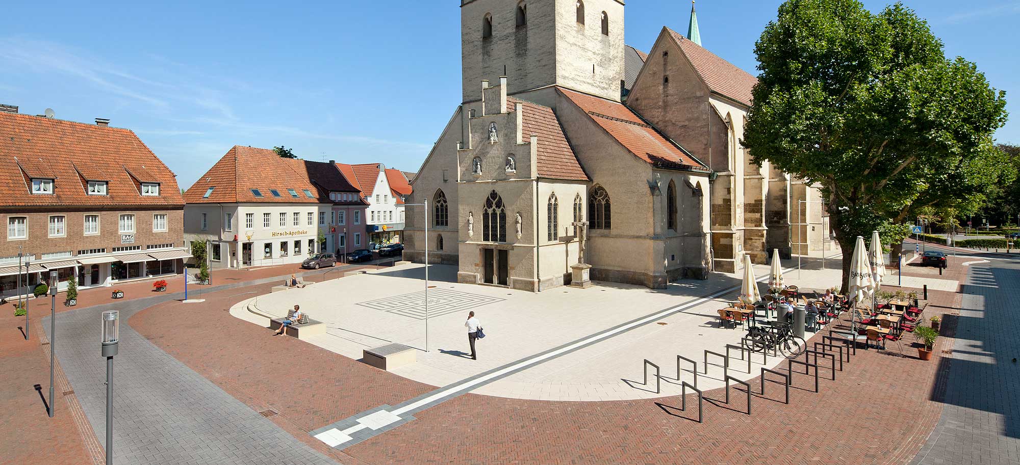 德国 Borken 圣雷米吉乌斯教堂广场的现代改造-0