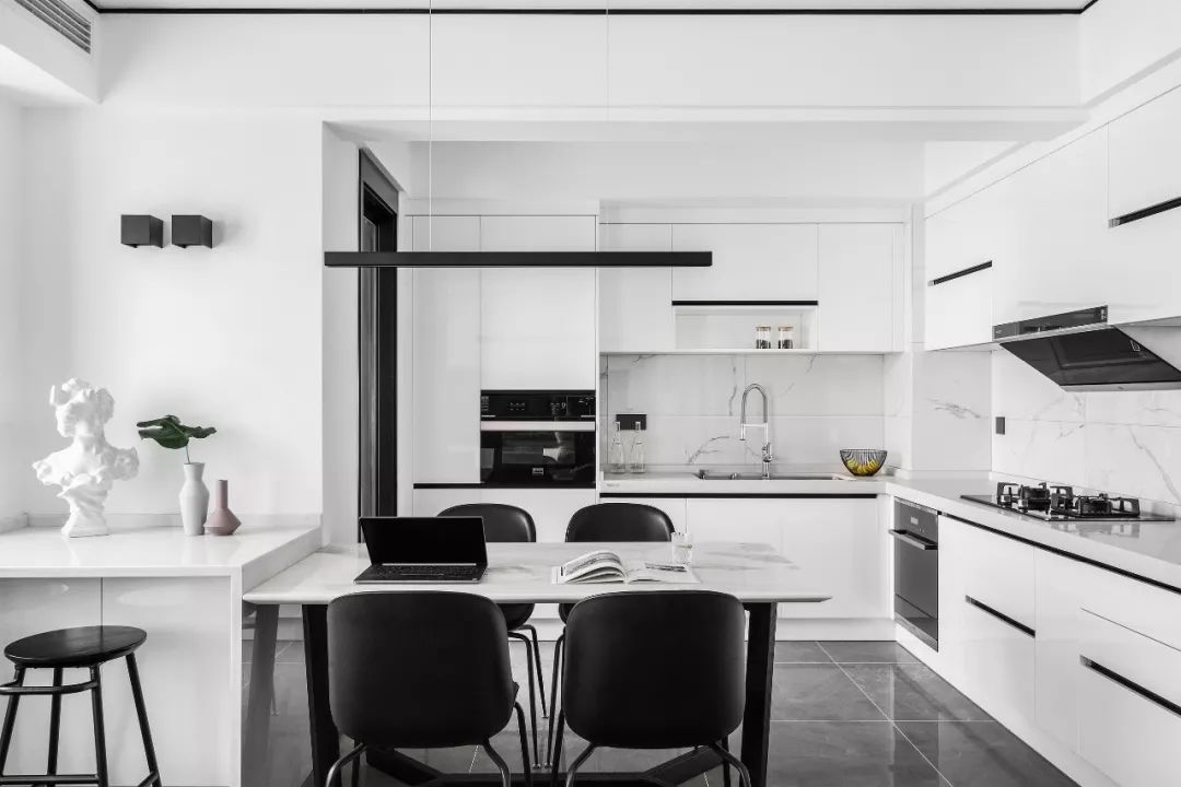 缪茹空间设计打造 150㎡黑白默片家居空间，演绎纯粹与高级-20