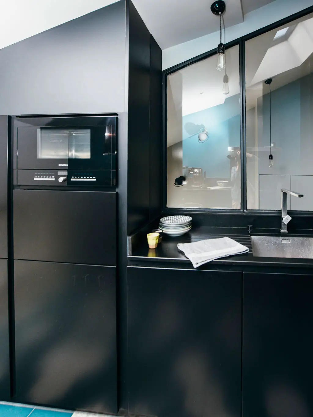 巴黎现代 Loft 风格住宅，开放式庭院打造生活新体验-8