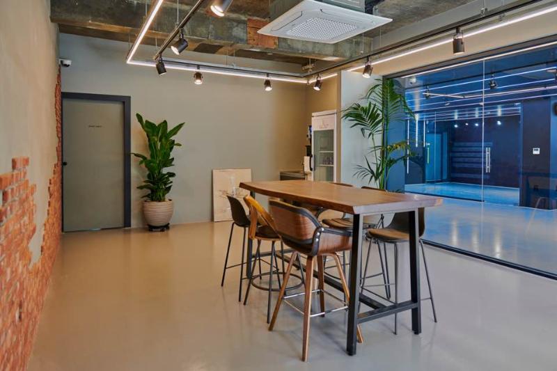 现代氛围的 50 平汽车美容店设计-15