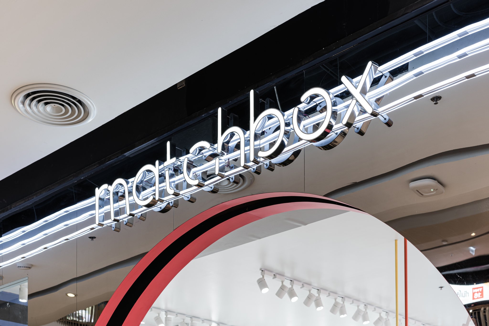 回忆 90 年代游戏厅 · 泰国 Matchbo· 时尚店设计-10