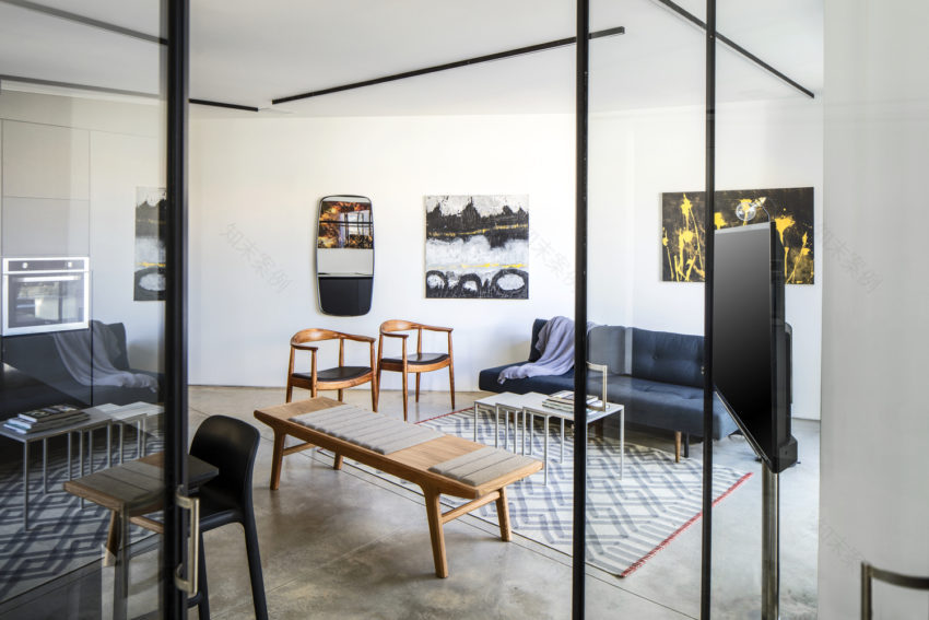 Cleanly modern A5 House refurbished by Raz Melamed Architects to put a contemporary spin on an historical building 由RazMelamedArchitects翻新的清洁现代A5House,以在历史建筑上进行现代旋转。-19