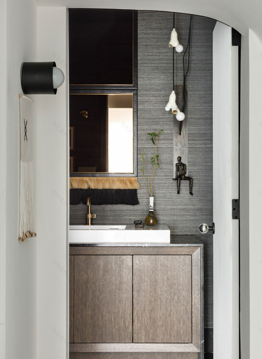 芝加哥设计师 Aimee Wertepny 的波西米亚风格阁楼设计-18