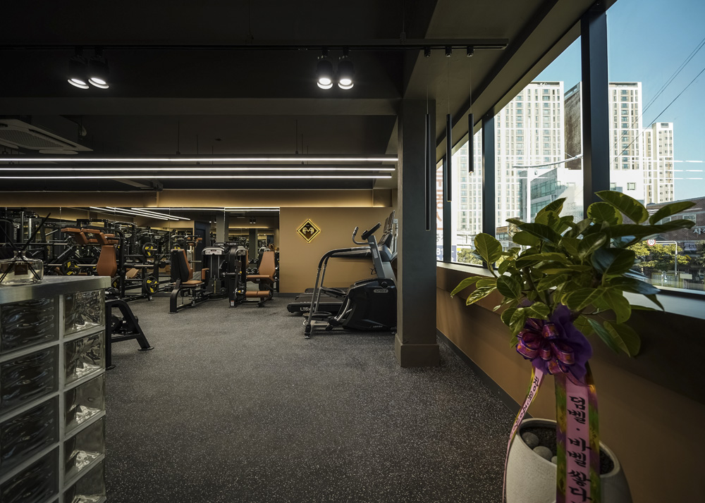 高级黑 | 38 平米迷你公寓的华丽转身-6