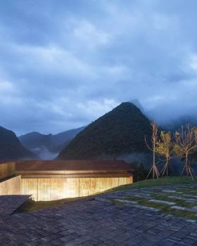 山间餐厅与酒吧