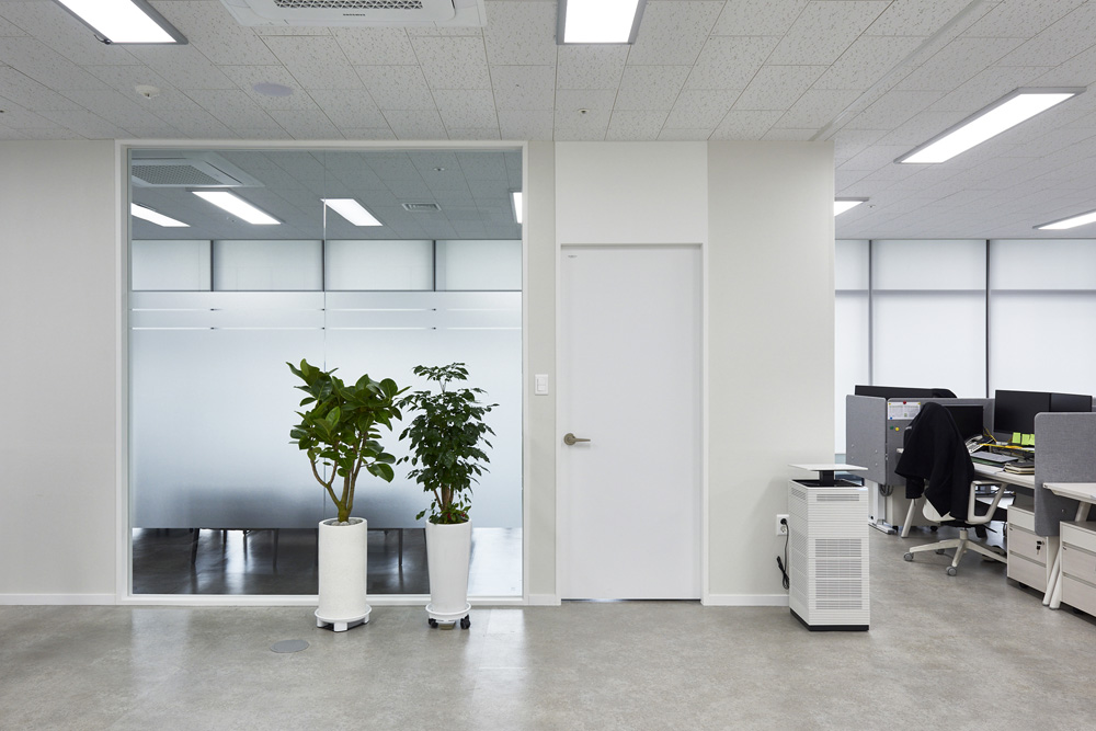 130 平知识产业中心极简白诠释空间美学-25