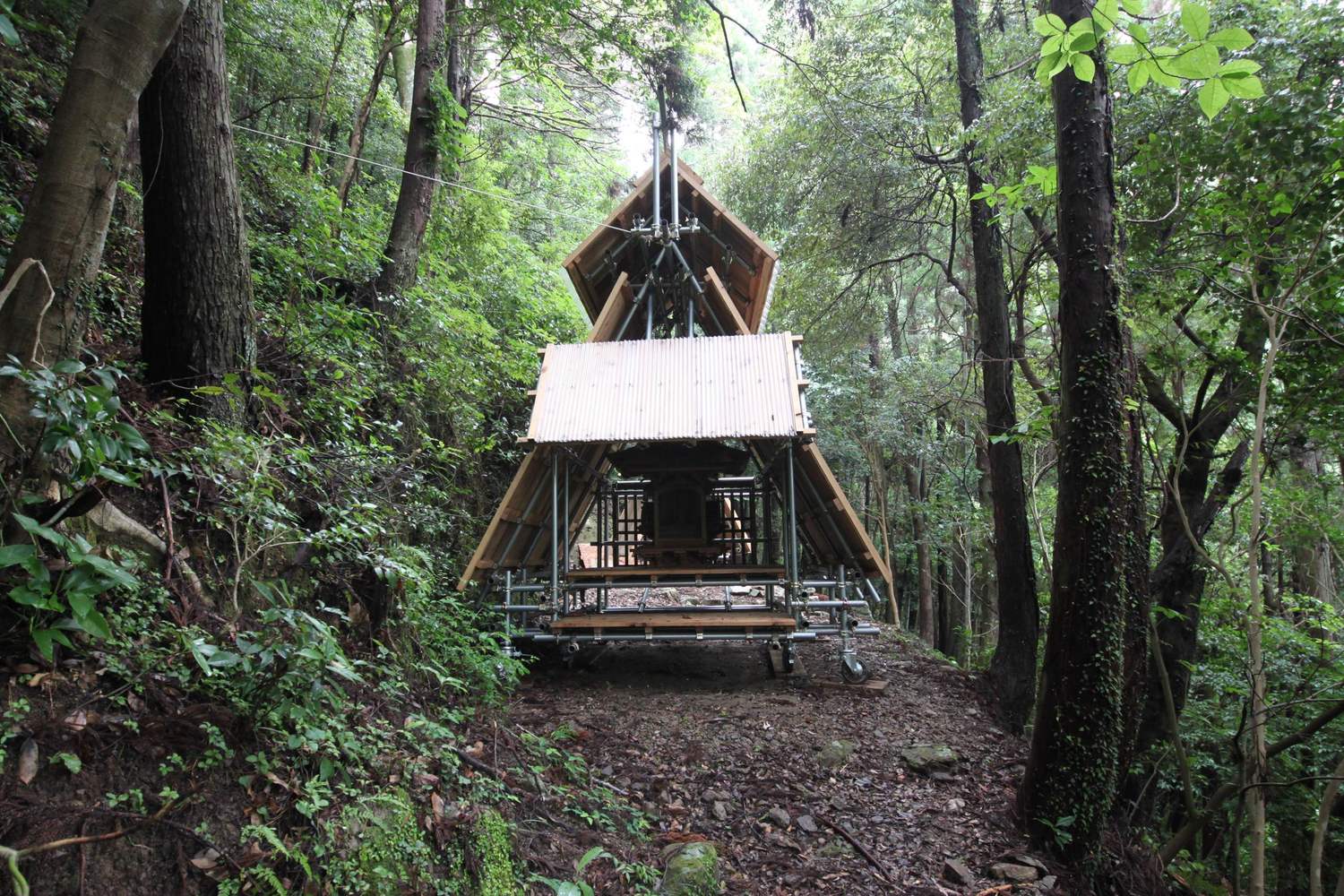 日本便携式神社设计，巧妙解决场地限制-17