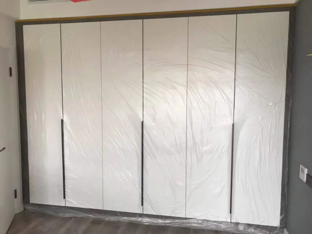 85㎡现代黑白灰,单身小哥哥的简洁时尚之家-94