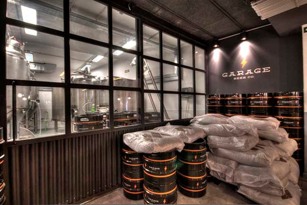 车库啤酒屋——复古工业风的设计魅力-12