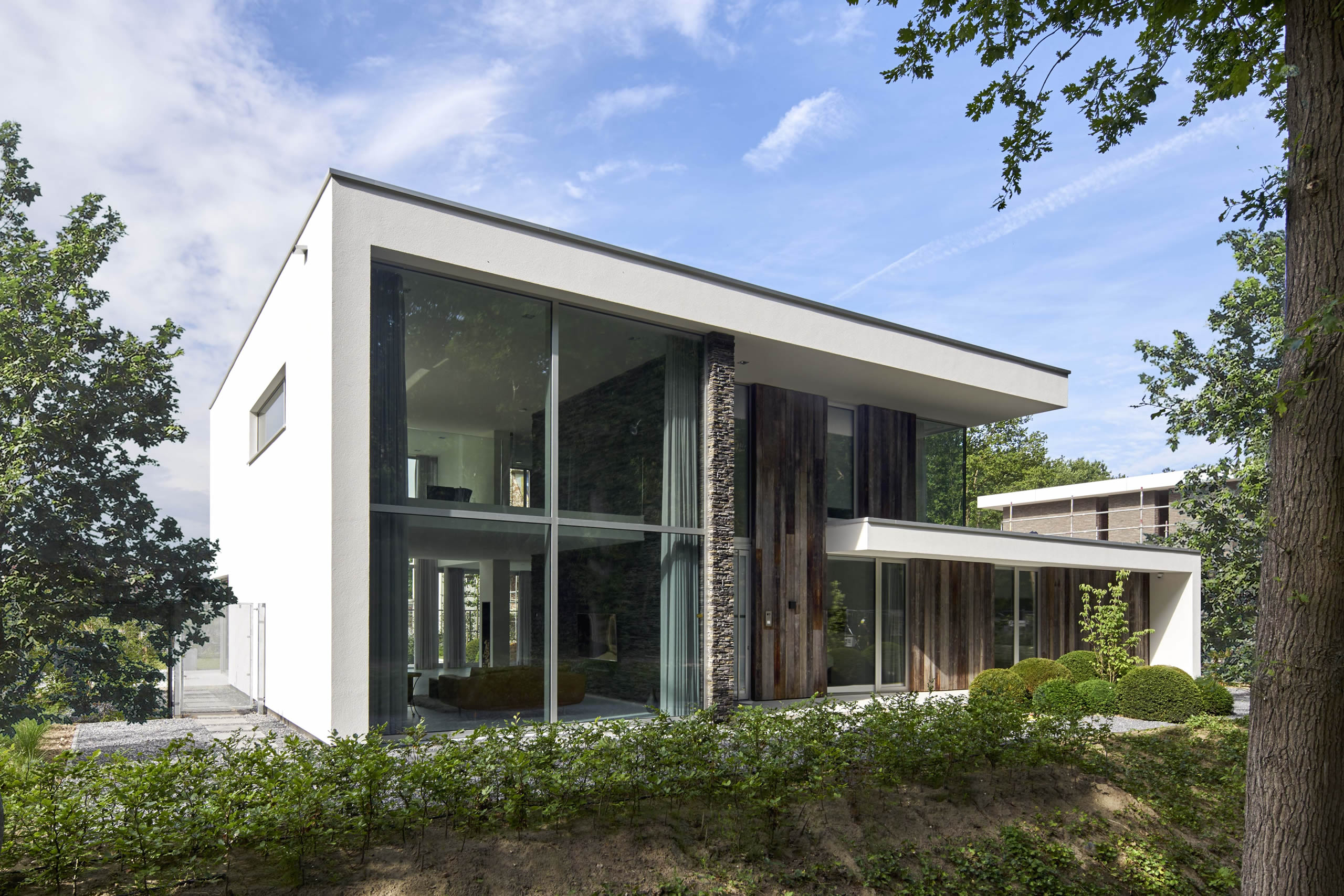 荷兰森林边缘的 N-House 别墅,极简设计与自然环境的完美融合-14