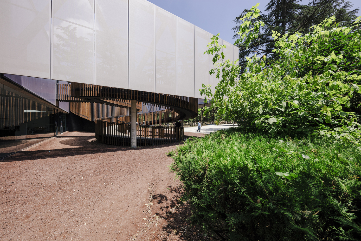 格鲁吉亚第比利斯公园中的蓝庭多媒体图书馆-55