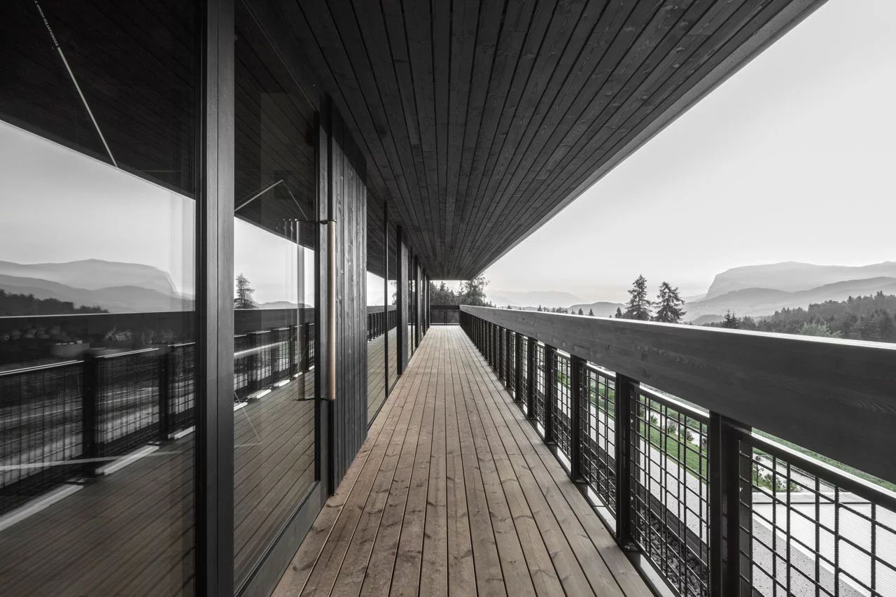 简约灰的极致魅力——bergmeisterwolf 建筑设计事务所案例解析-33