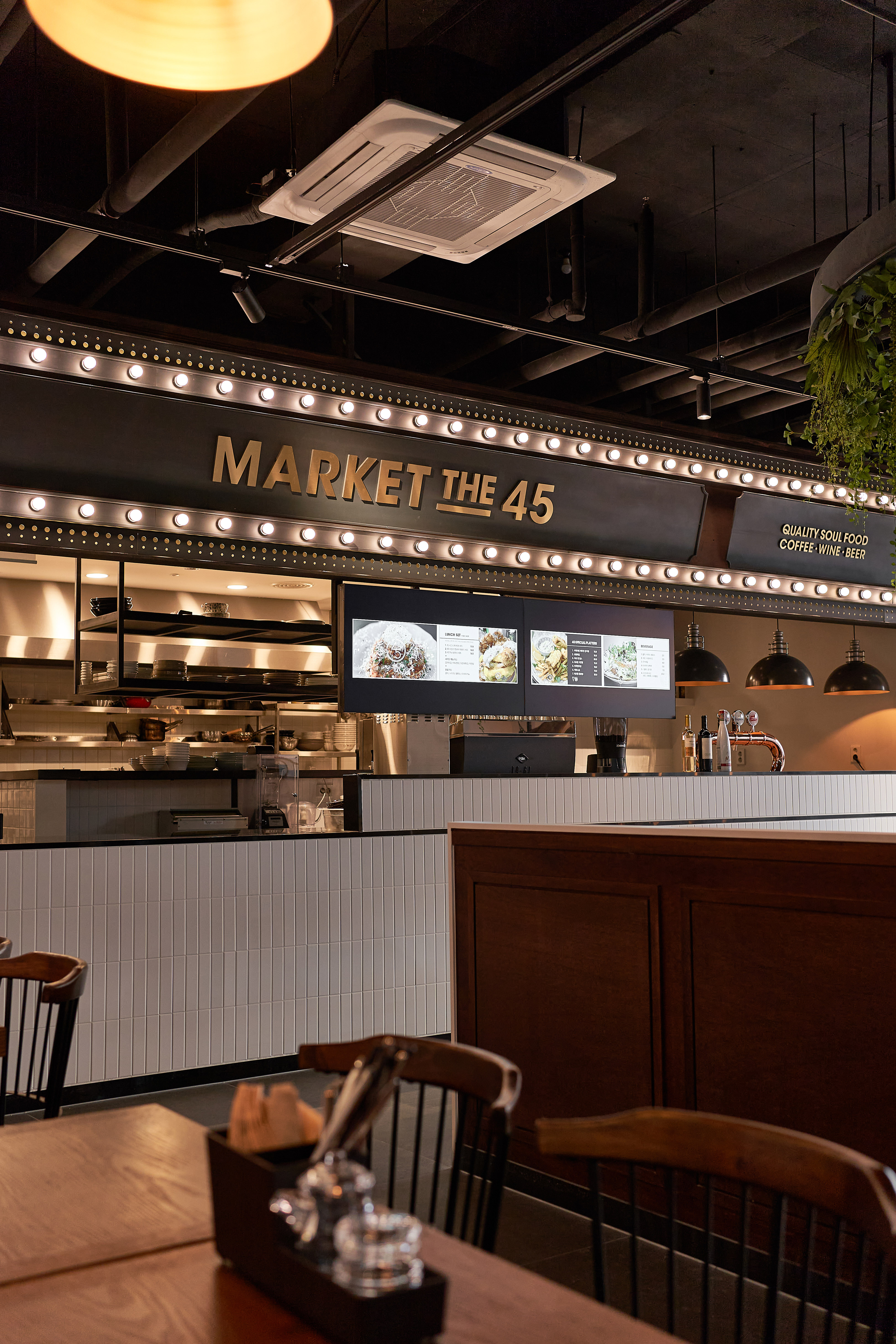 摩登复古餐厅设计，45 度角的魅力-14