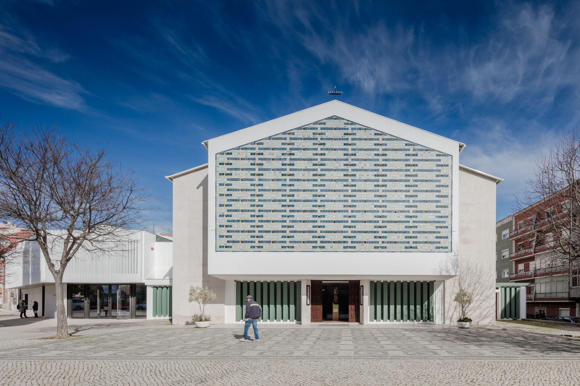 田园牧歌,莫什卡维迪的宗教中心,葡萄牙 / Plano Humano Arquitectos-5