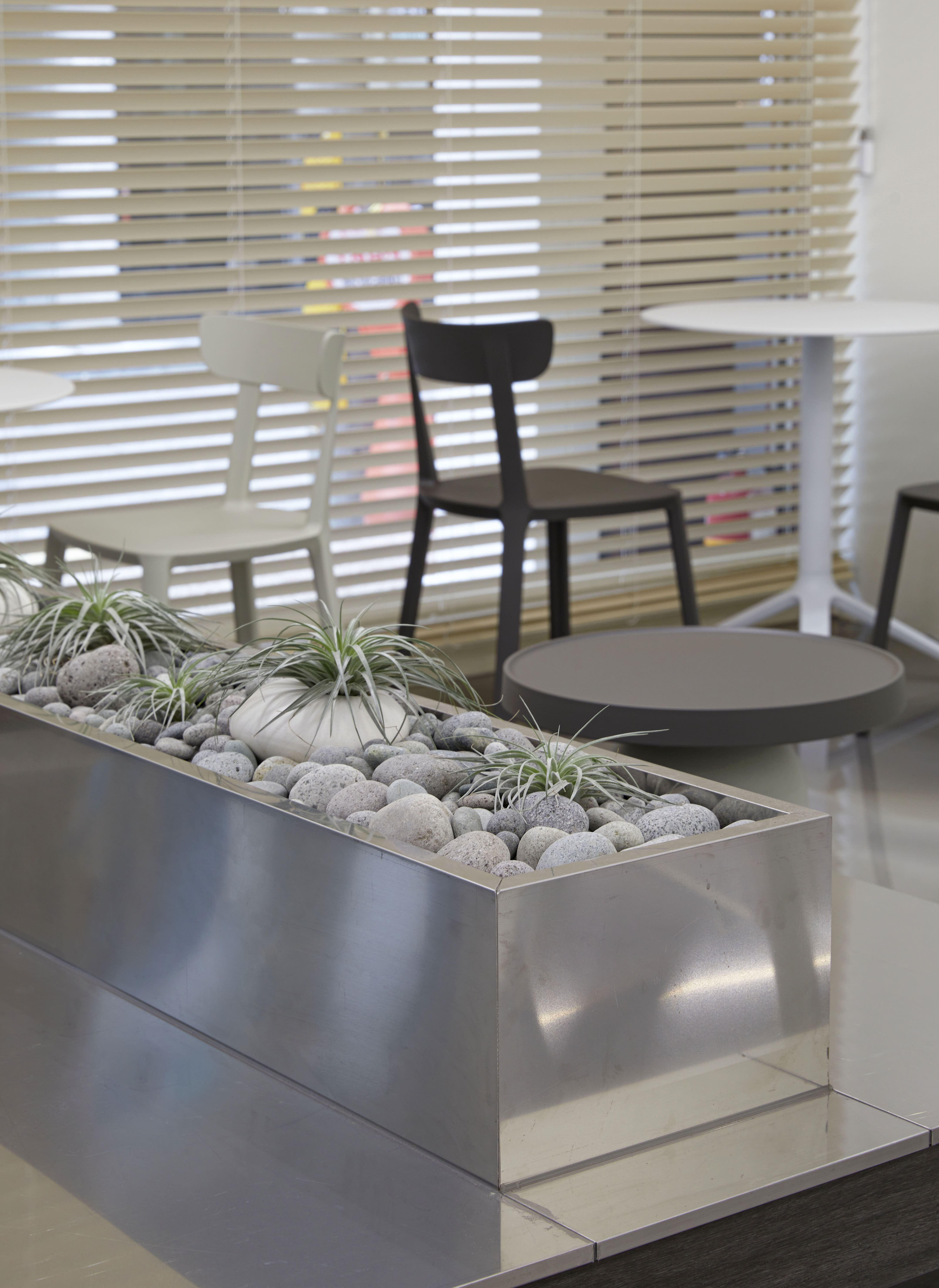 24 平米现代简约咖啡厅设计-13