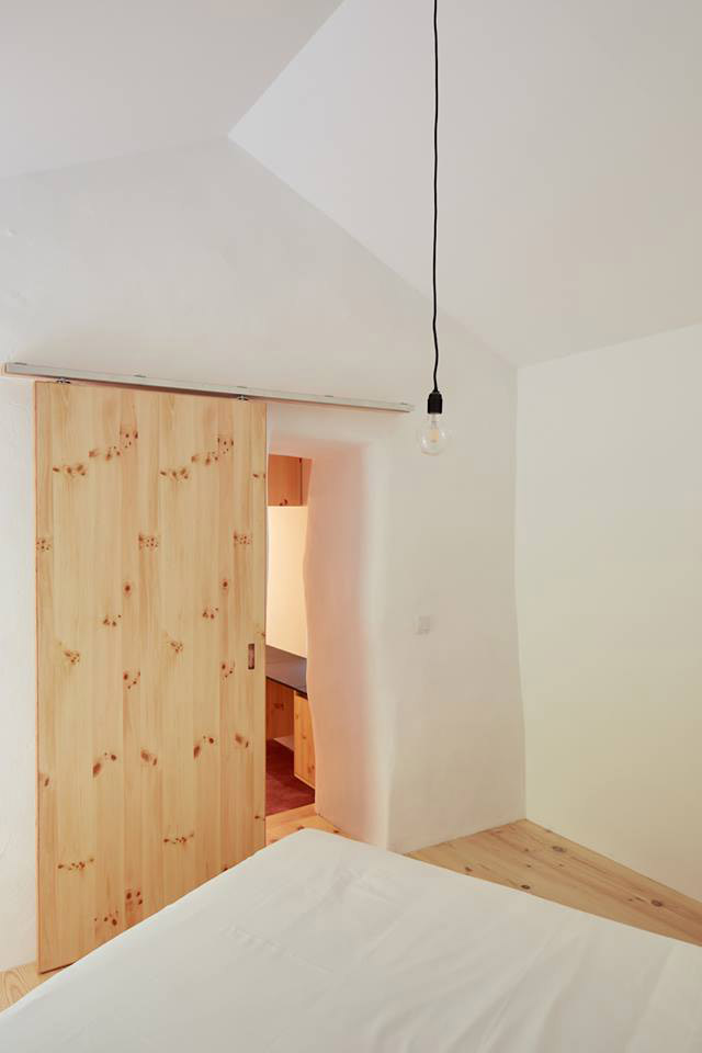 悬崖边的水磨坊民宿 / Bruno Lucas Dias Architecture-24