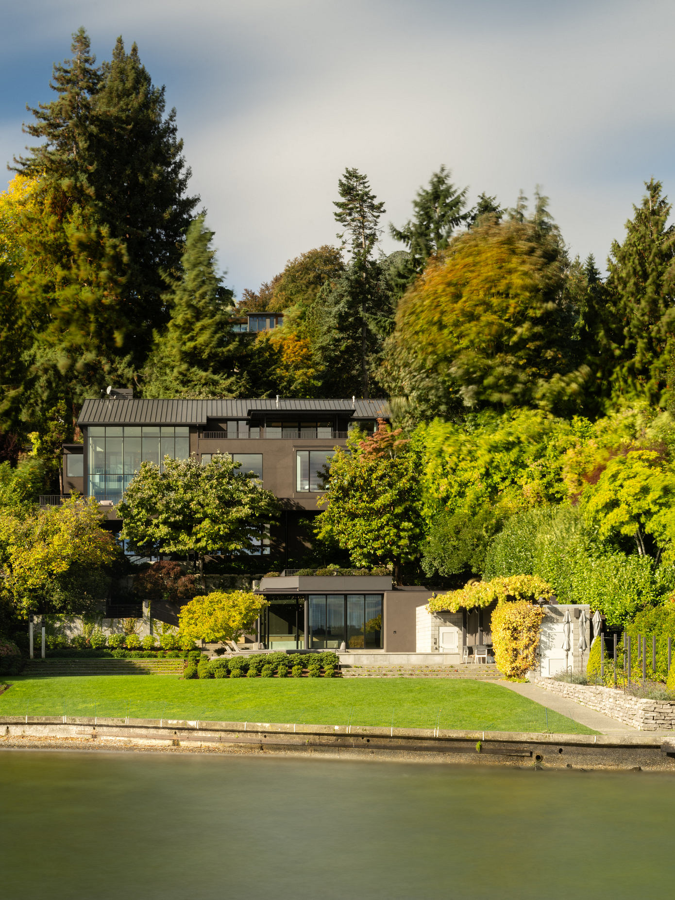 Looking Glass — A Revitalized Lakefront Retreat-1