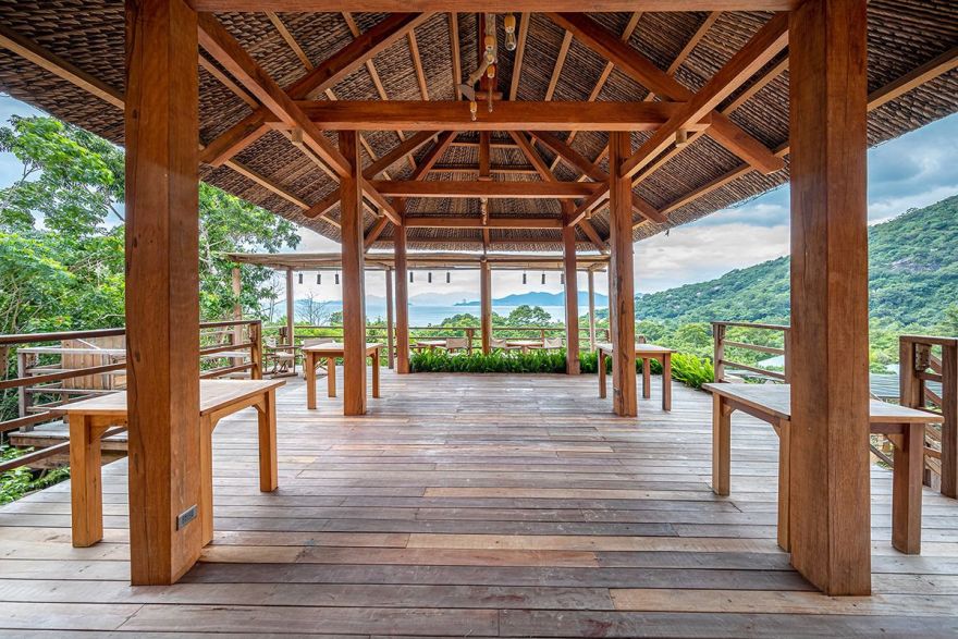 岩石上的炼金酒吧·融合自然的有机设计-25