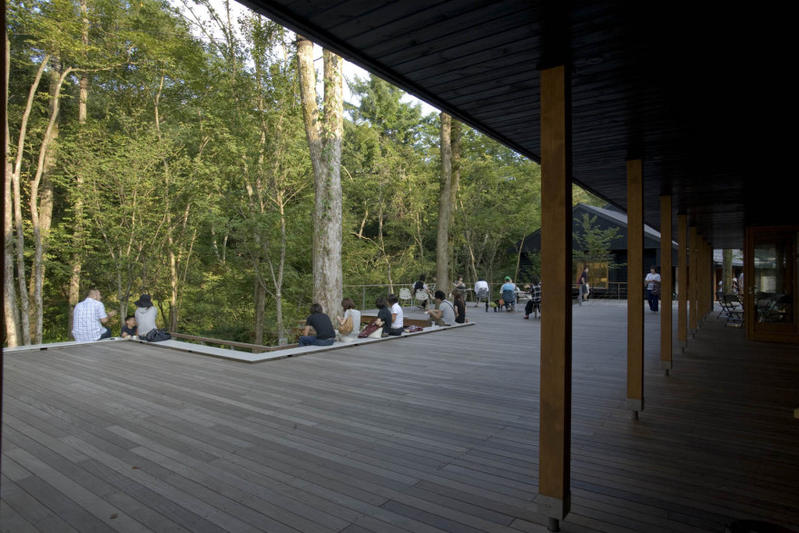 榆树露台 · 融入自然的休闲商业空间丨日本长野丨东环境·建筑研究所,都市环境照明研究所(ICE)等-30