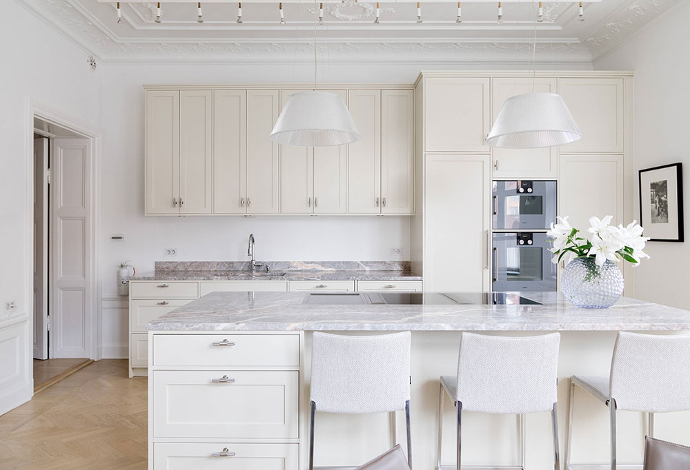 斯德哥尔摩优雅白色公寓,超大空间与精致装饰的完美结合-7