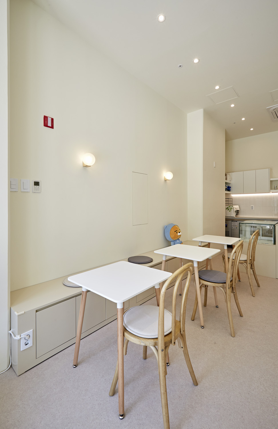 简约风格 10 平米咖啡馆设计，打造温馨小空间-9