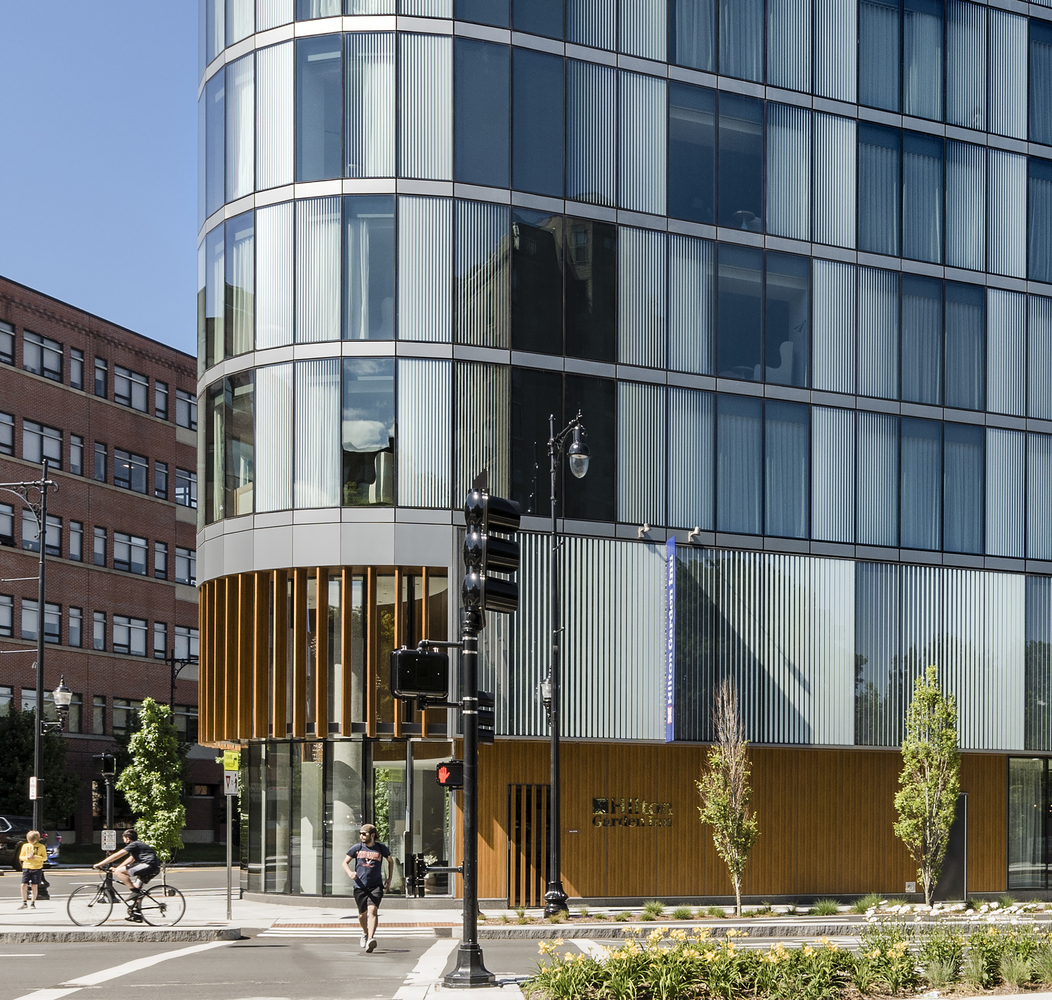 Hilton Garden Inn Boston - Brookline / CambridgeSeven-4