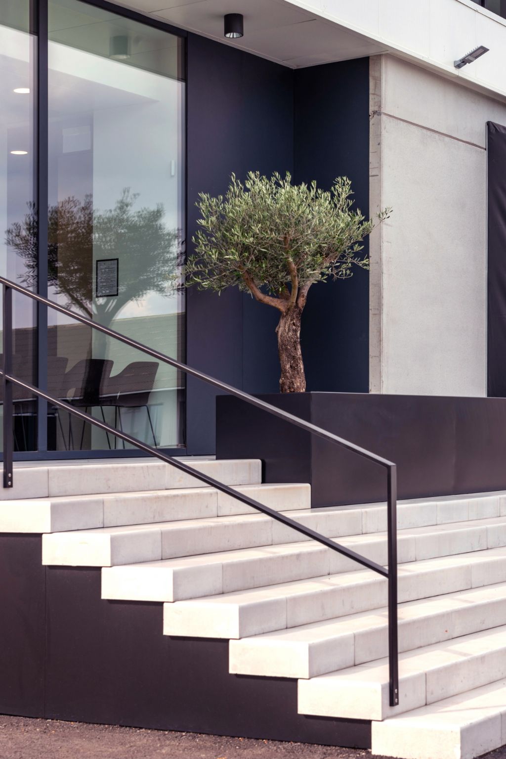 Klaarchitectuur为Borgloon水果经销商设计的办公楼-8