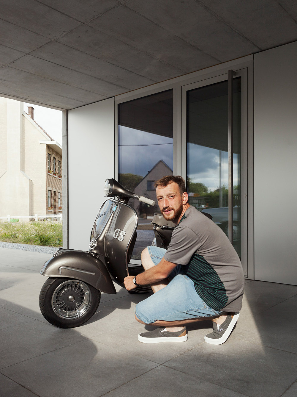 布鲁塞尔混凝土独栋住宅 融入环境的整体设计-46