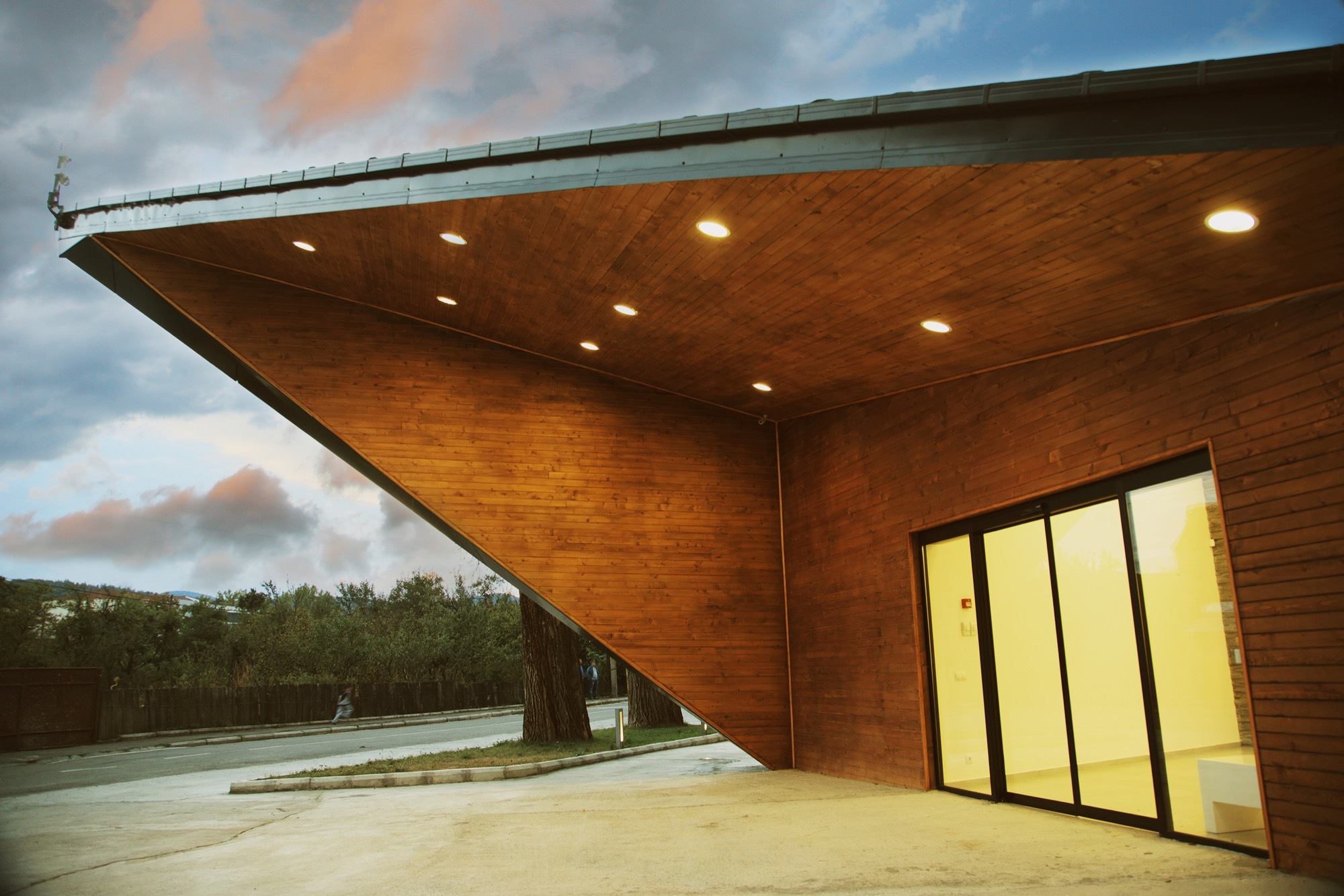 山林间的公共服务中心-14