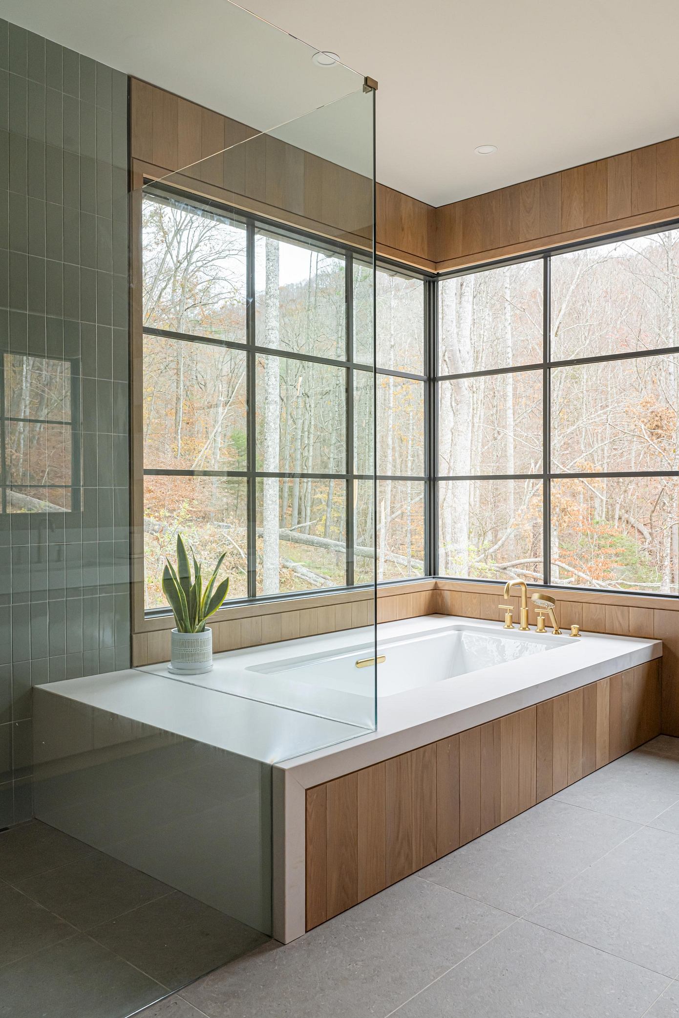 Holler House Interiors: Carolina Rooms Shaped By Natural Soft Light-7