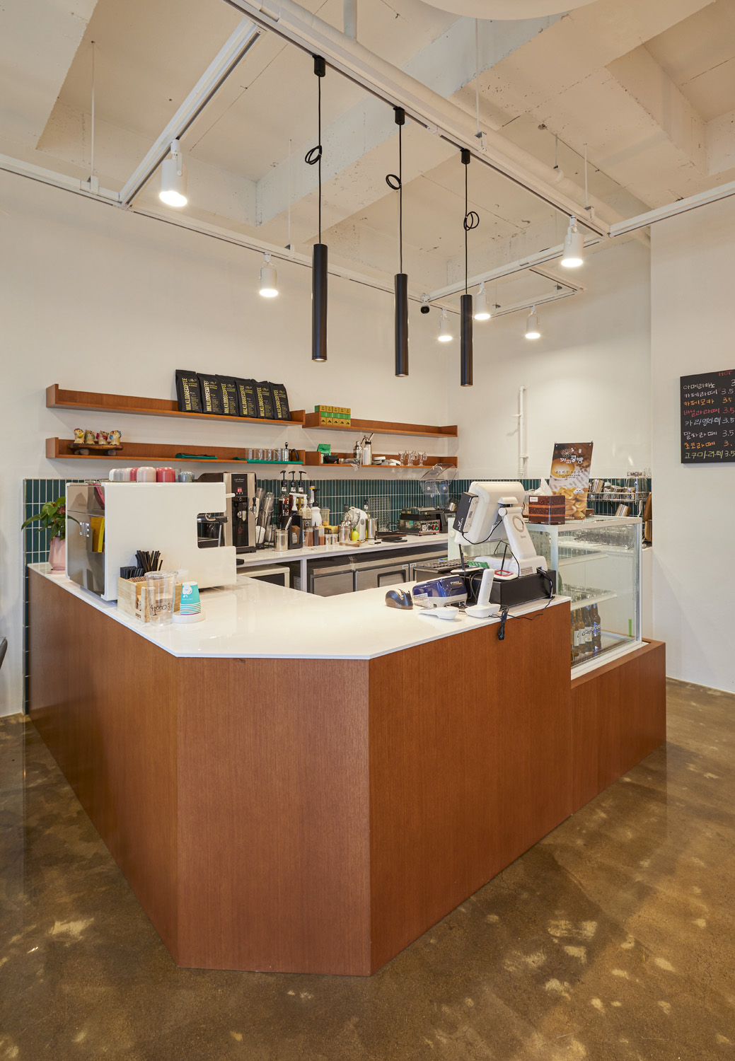 简约风 12 平米咖啡馆设计-12