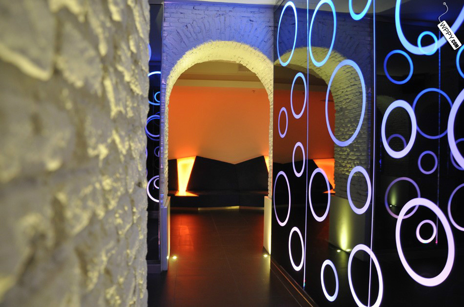 西班牙马德里的曼陀罗餐厅-0