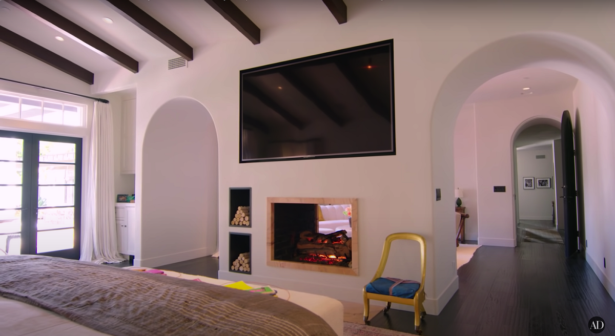 Kendall Jenner 的奢华艺术空间-11