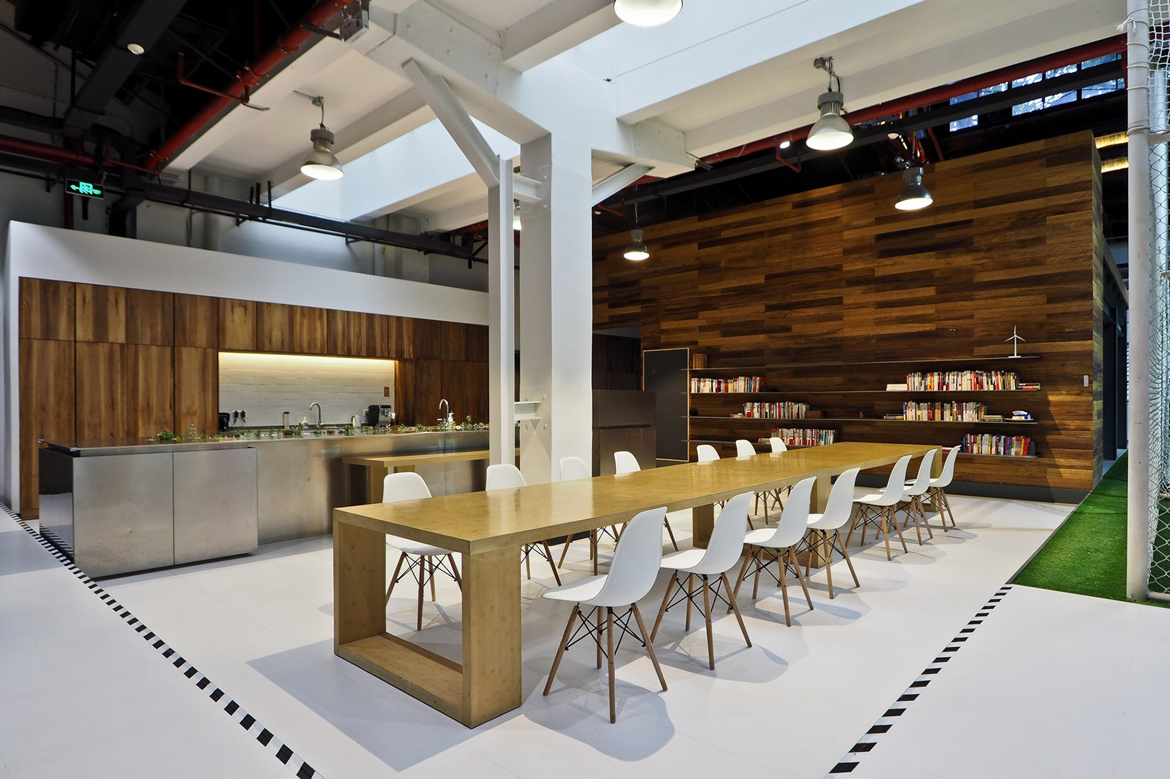 一艘悬浮的“战舰” & 幸福码头8号楼空间改造项目，上海 / 杜兹设计-22