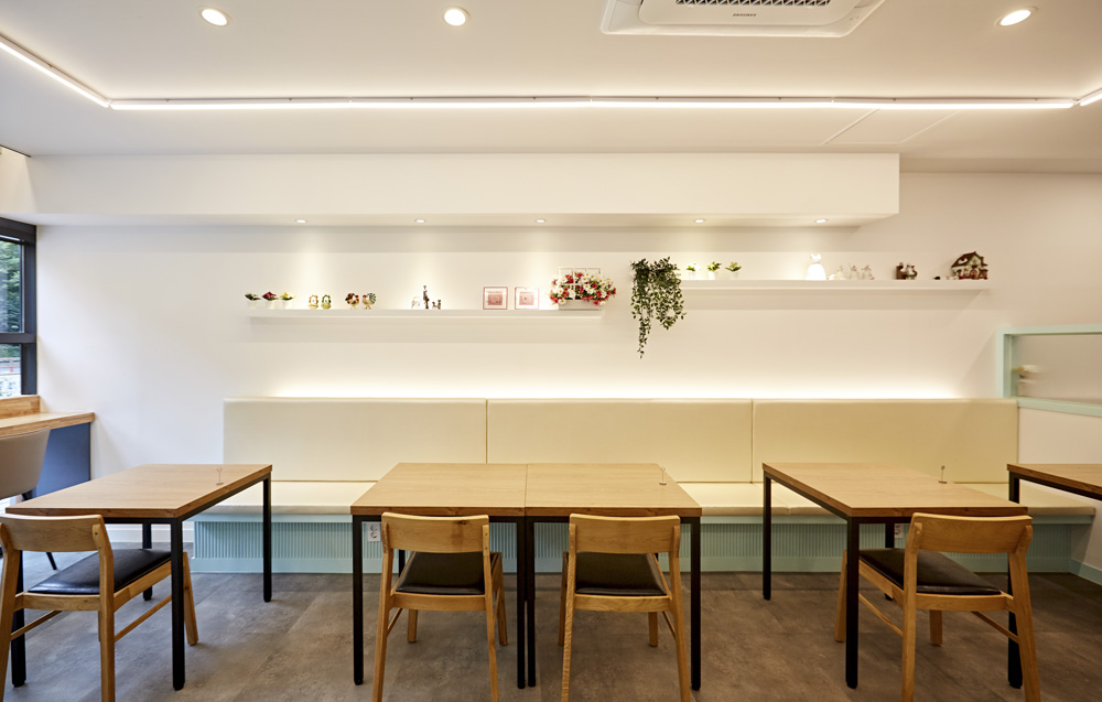 明亮简约的 15 平米快餐店室内设计-11