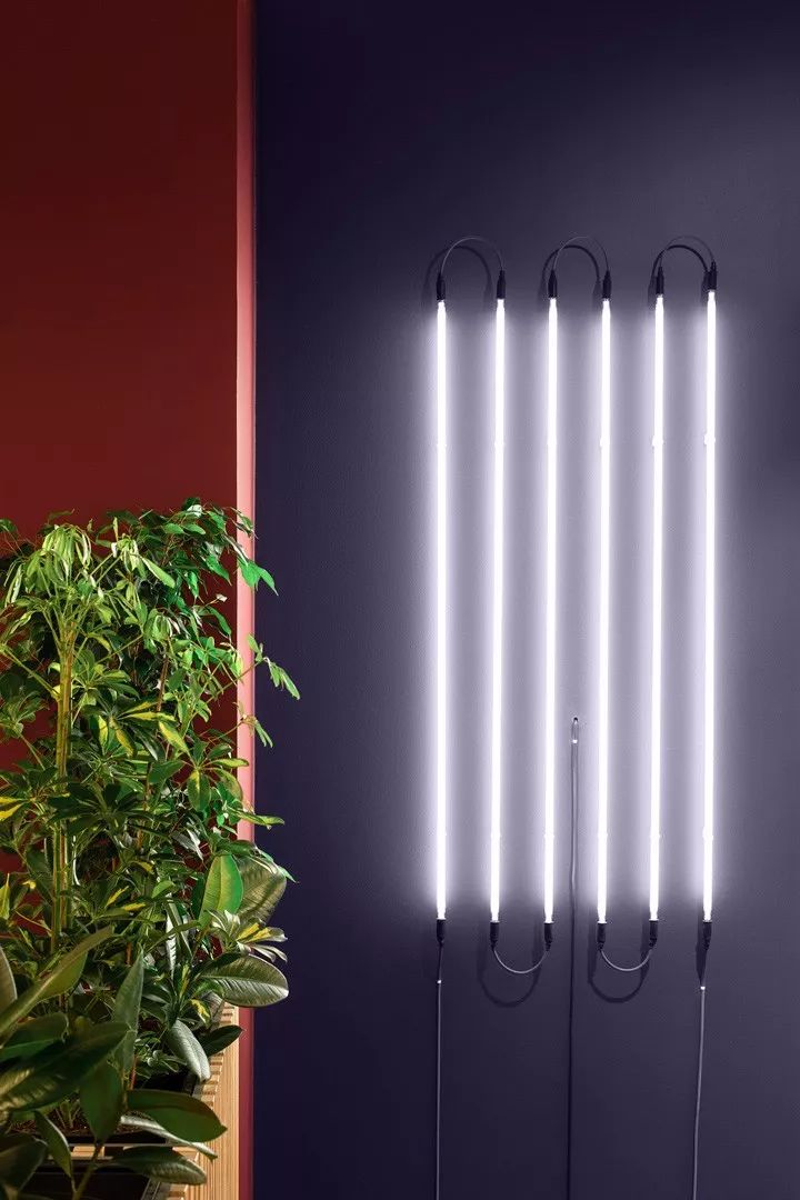 乌克兰 AmoMedia 办公室 | 工业风与活力的红绿碰撞-19