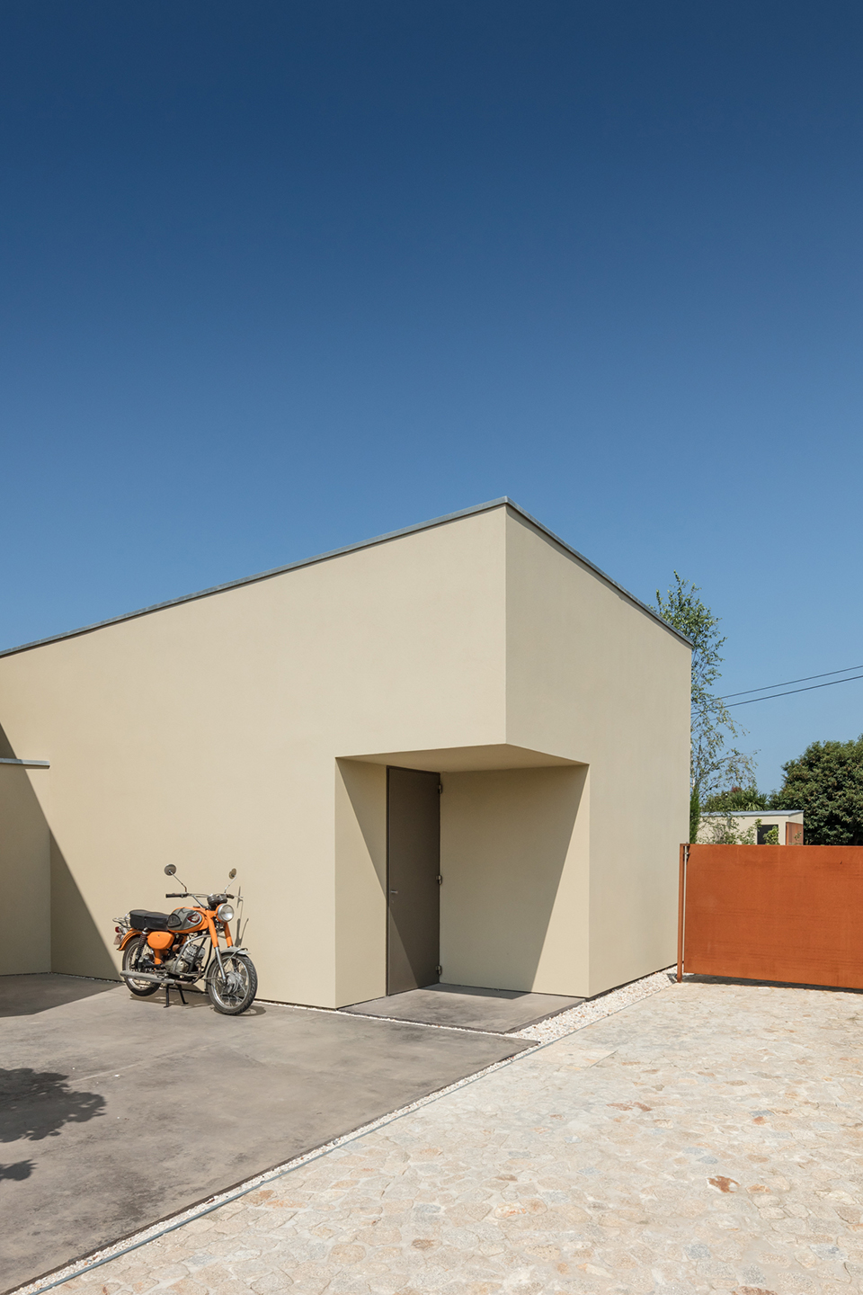 田野间的办公楼，葡萄牙 / Nelson Resende Arquitecto-94