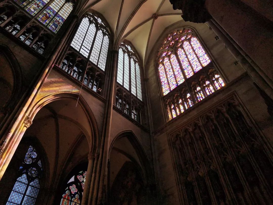 见筑l经典、传统、革新：“老中青”三代教堂大PK-21