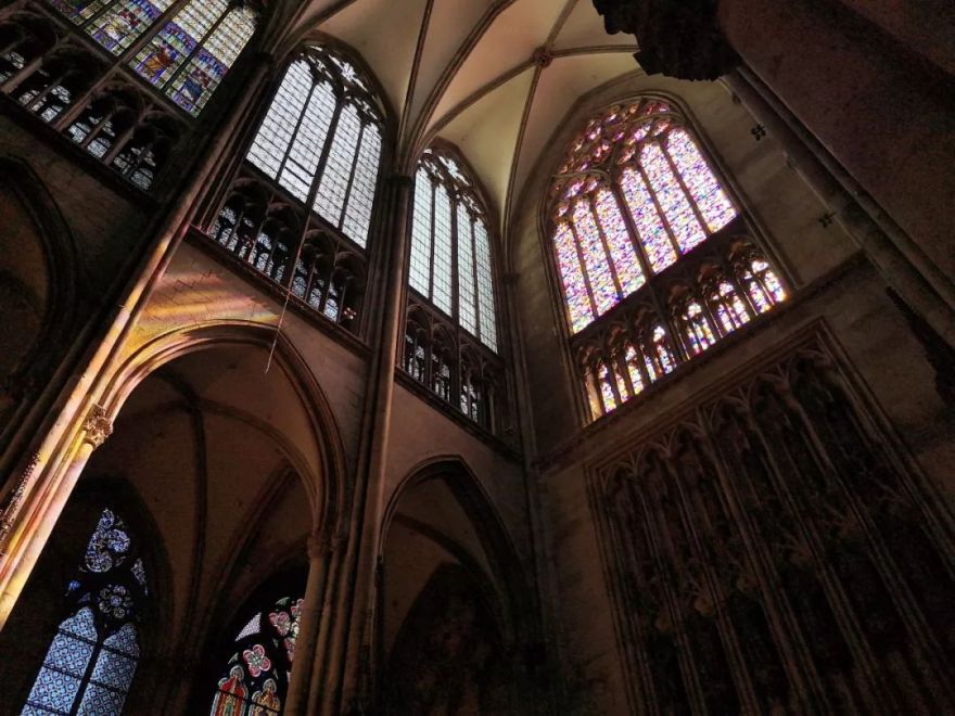 见筑l经典、传统、革新:“老中青”三代教堂大PK-21