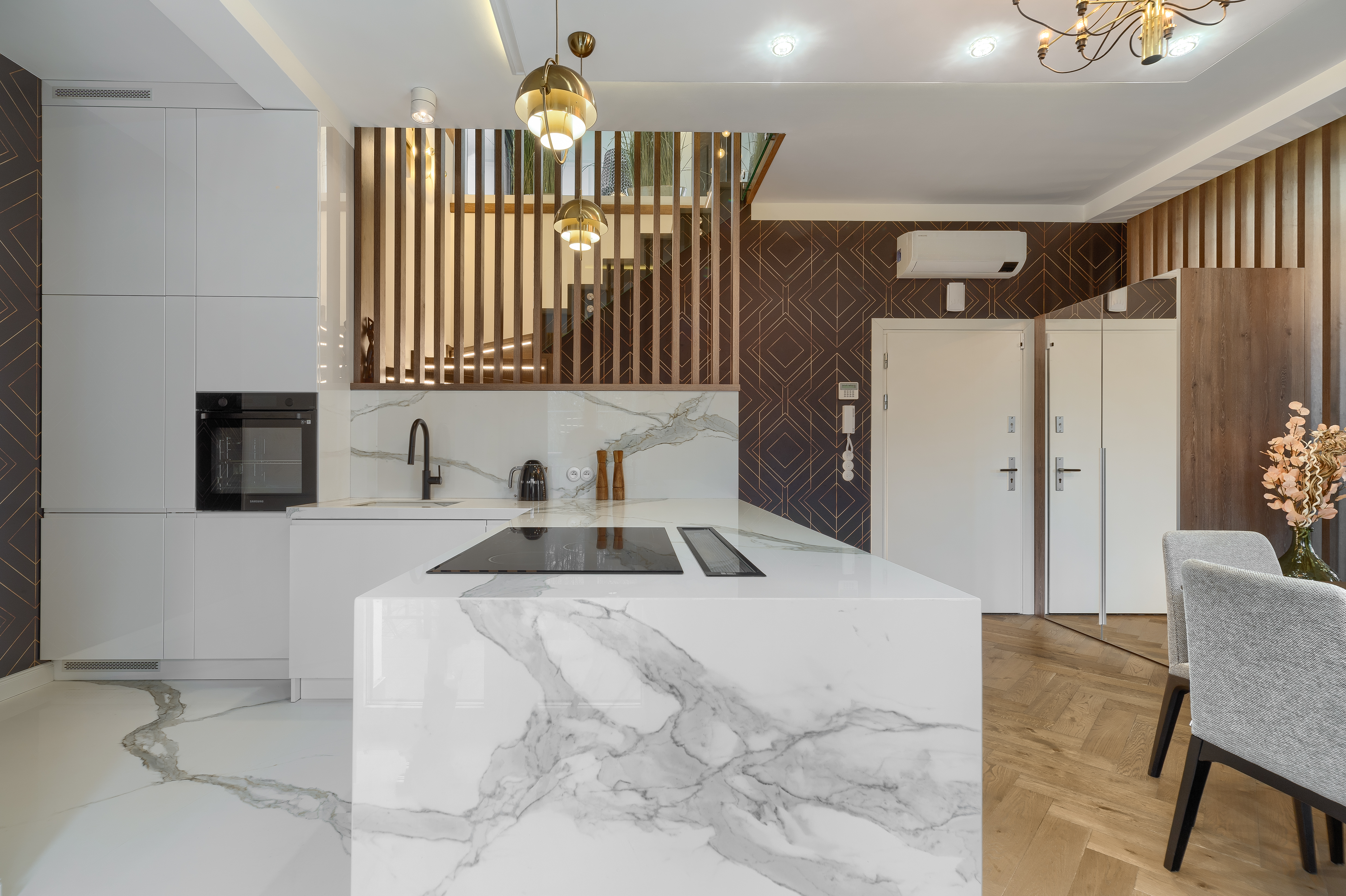 V44_open kitchen & dining room-5