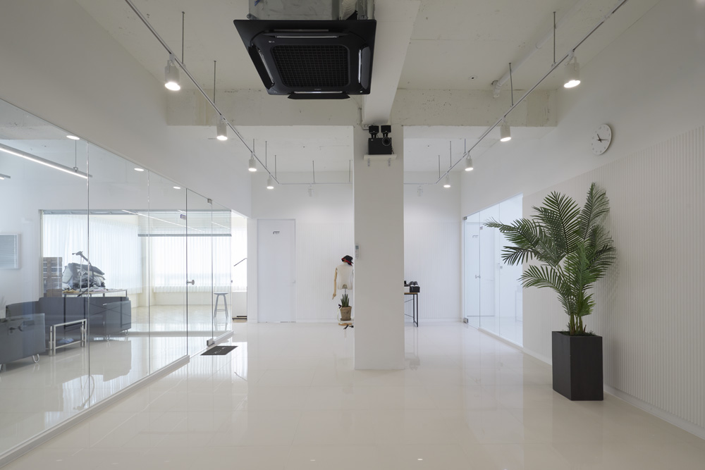 75 平极简办公空间 | 成本低至 500 元/平-5