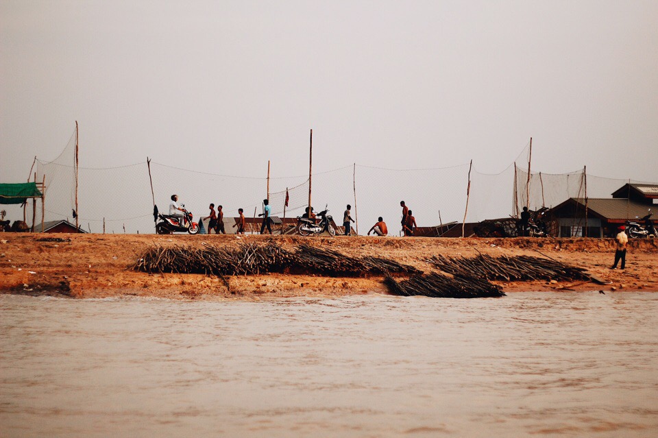 柬埔寨洞里萨湖居民生活-25