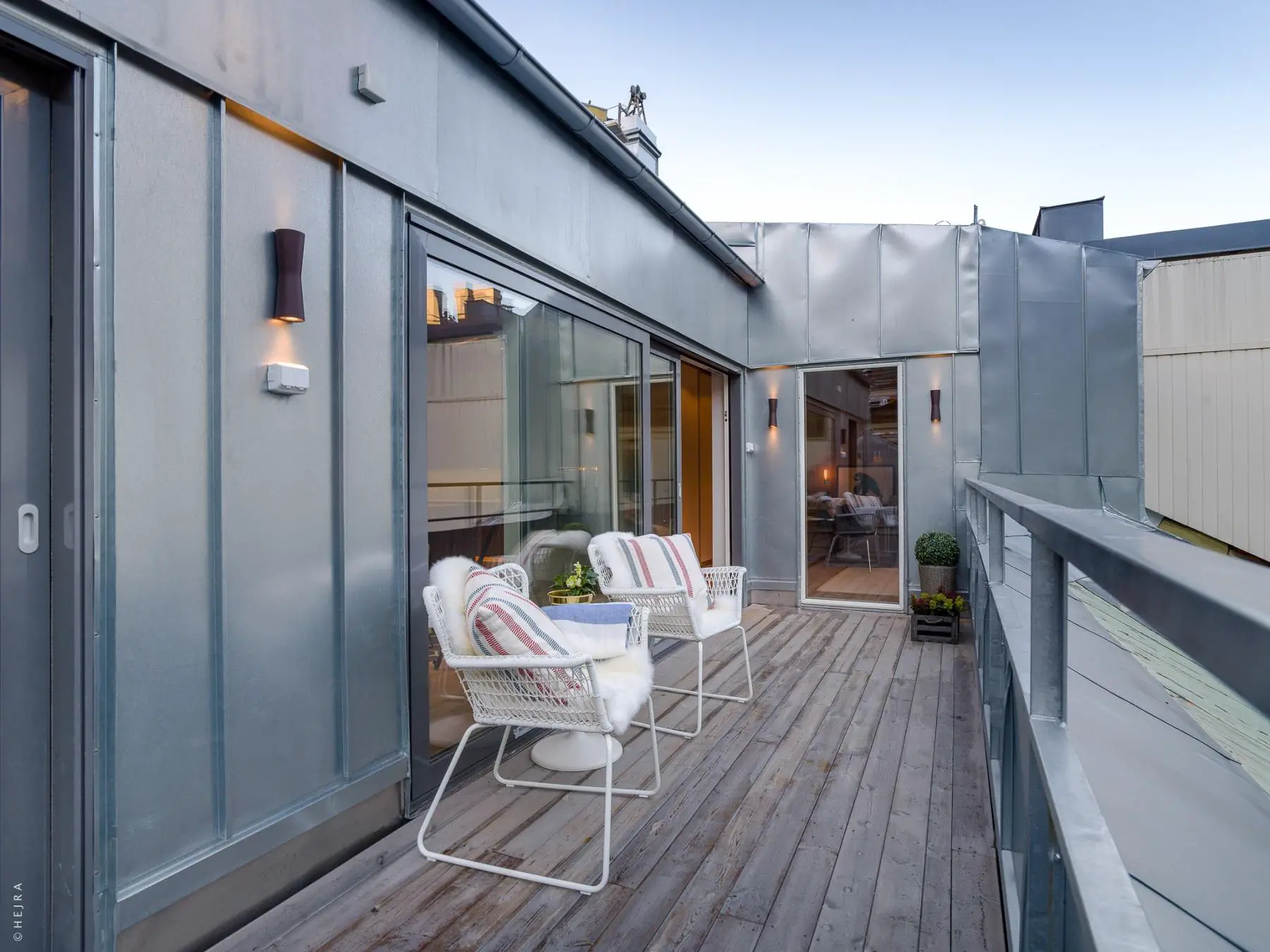 融合温暖与个性的顶层公寓设计-20