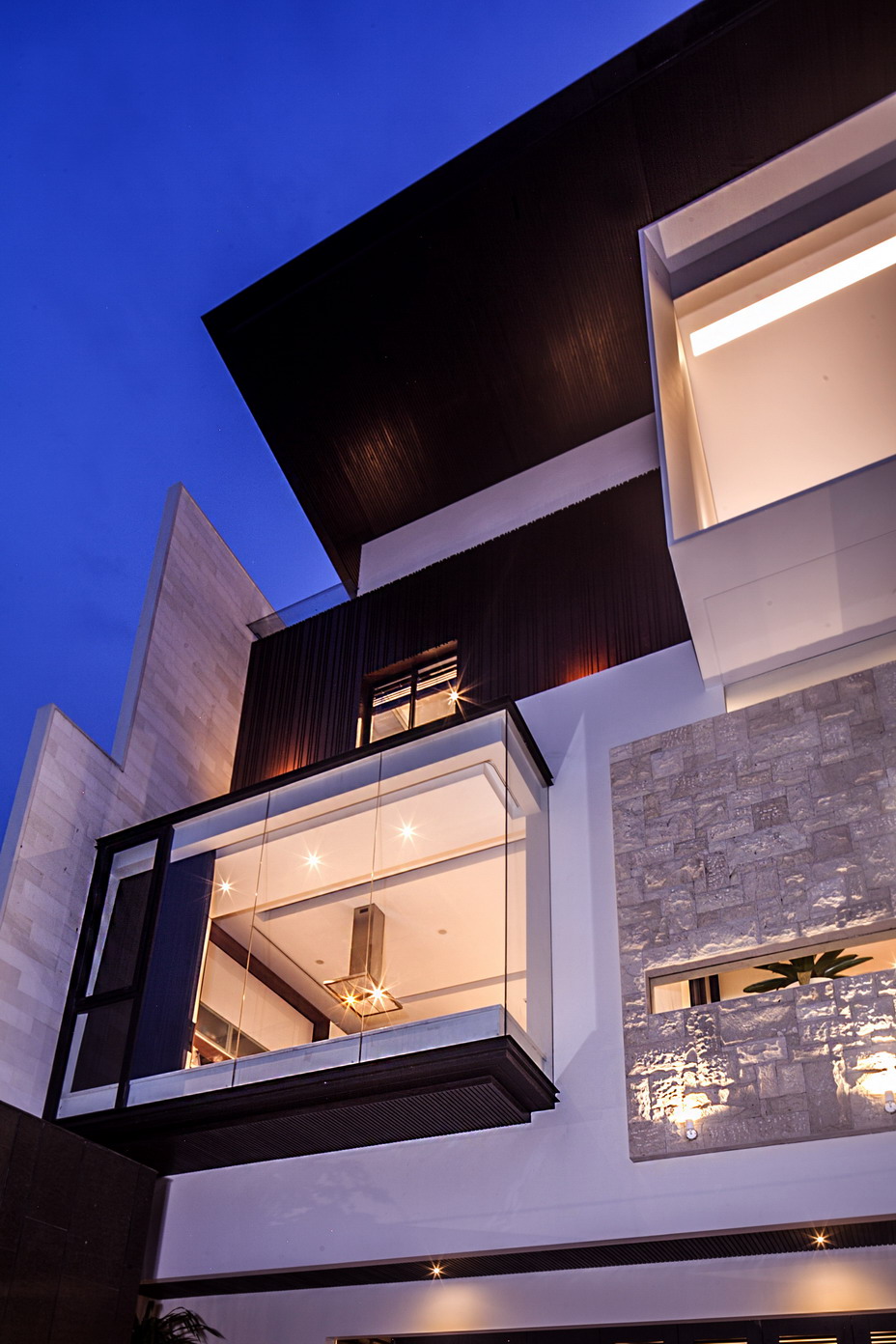 the skylight house-12