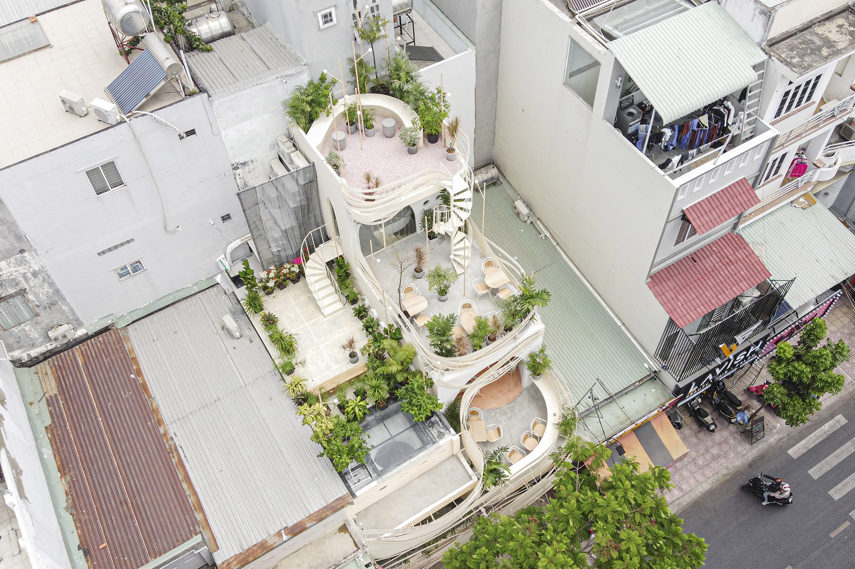 September 咖啡厅 2 号店丨越南胡志明市丨Red5studio + Ben Decor-77