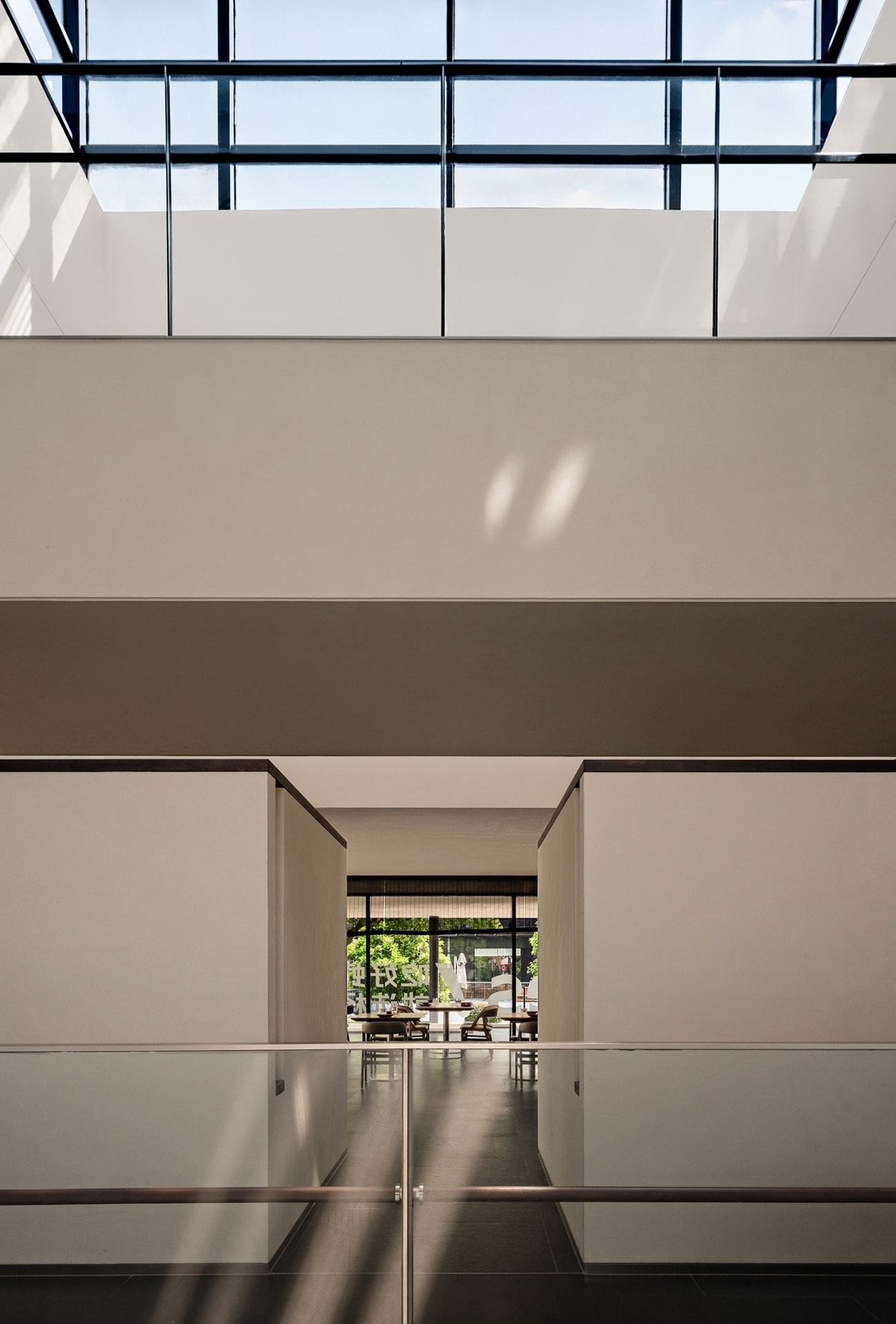 杨氏青 · 百家湖店丨中国南京丨IN.X屋里门外设计-2