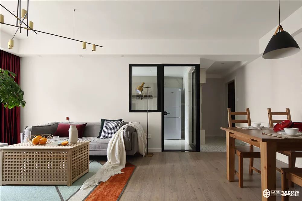 百平米单身之家，红绿北欧风设计惊艳亮相-34